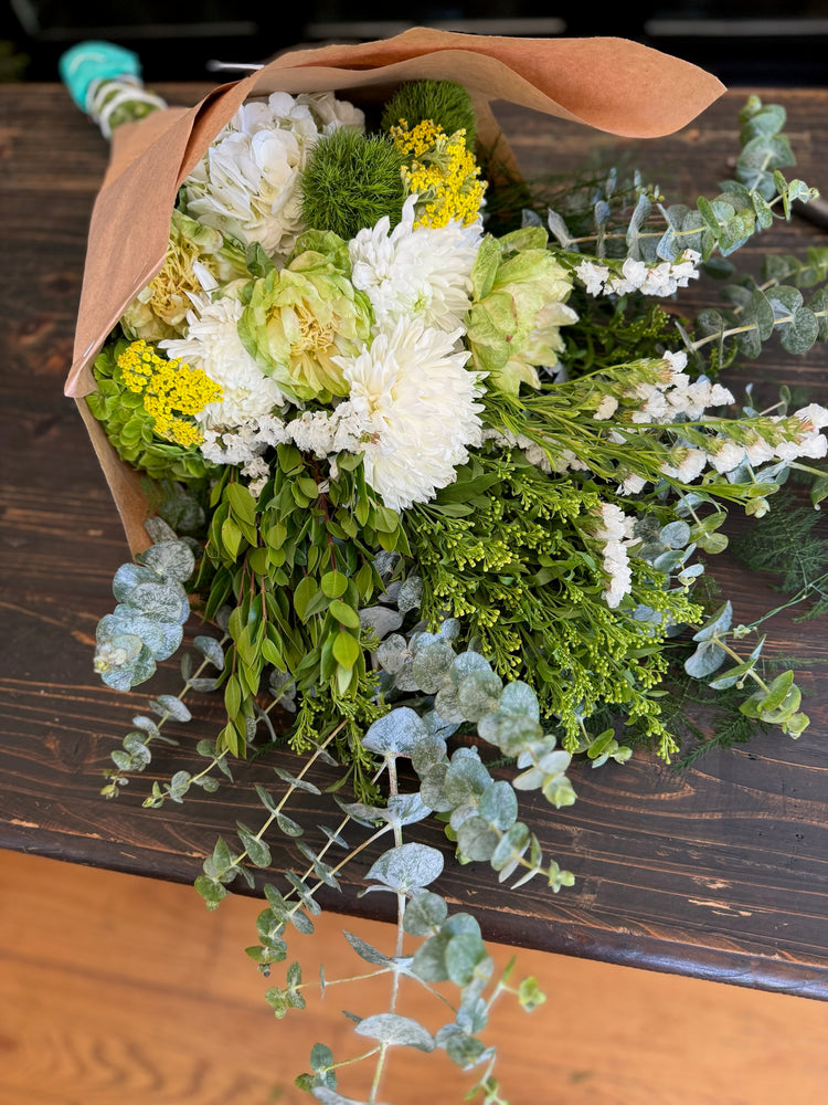 Medium Forest Hand-Tie